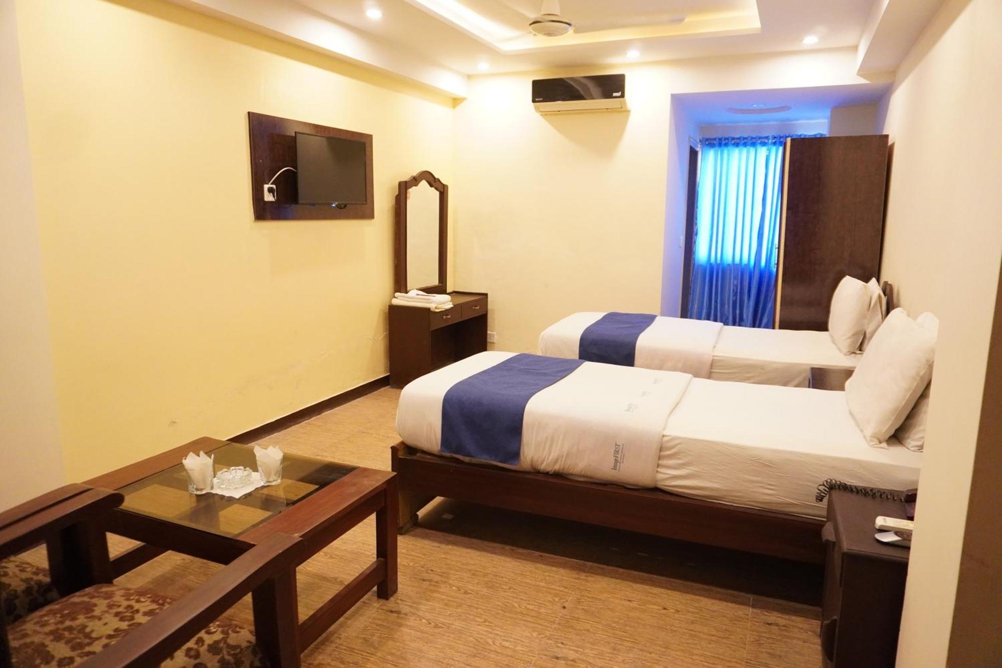 National Hotel Lahore Eksteriør billede
