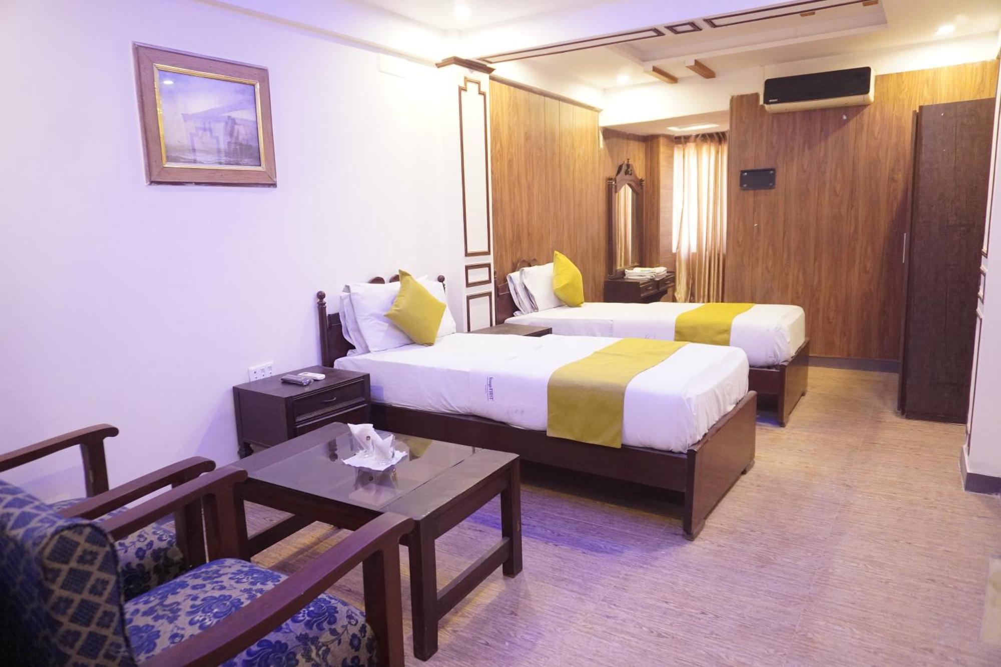 National Hotel Lahore Eksteriør billede