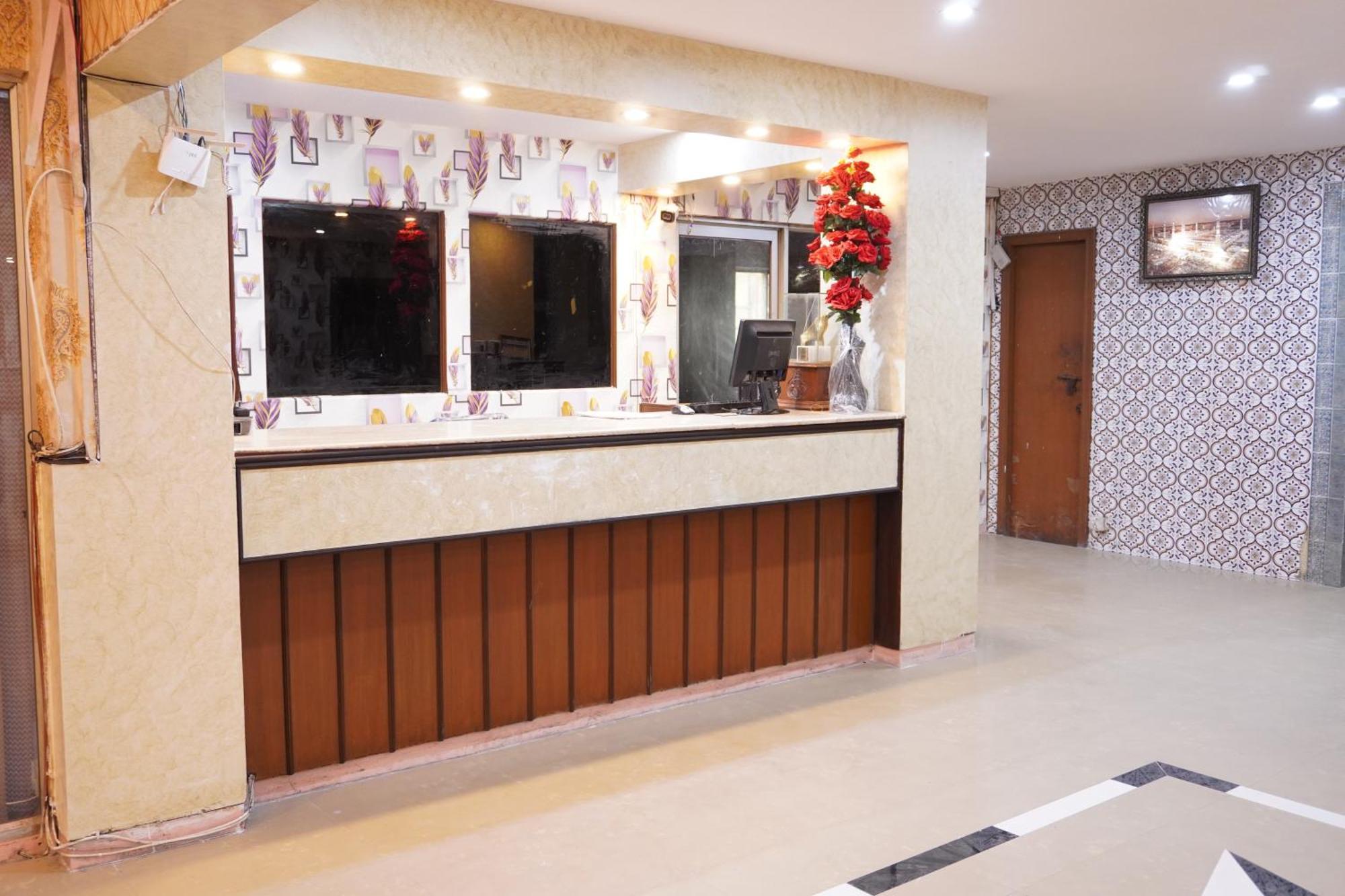 National Hotel Lahore Eksteriør billede