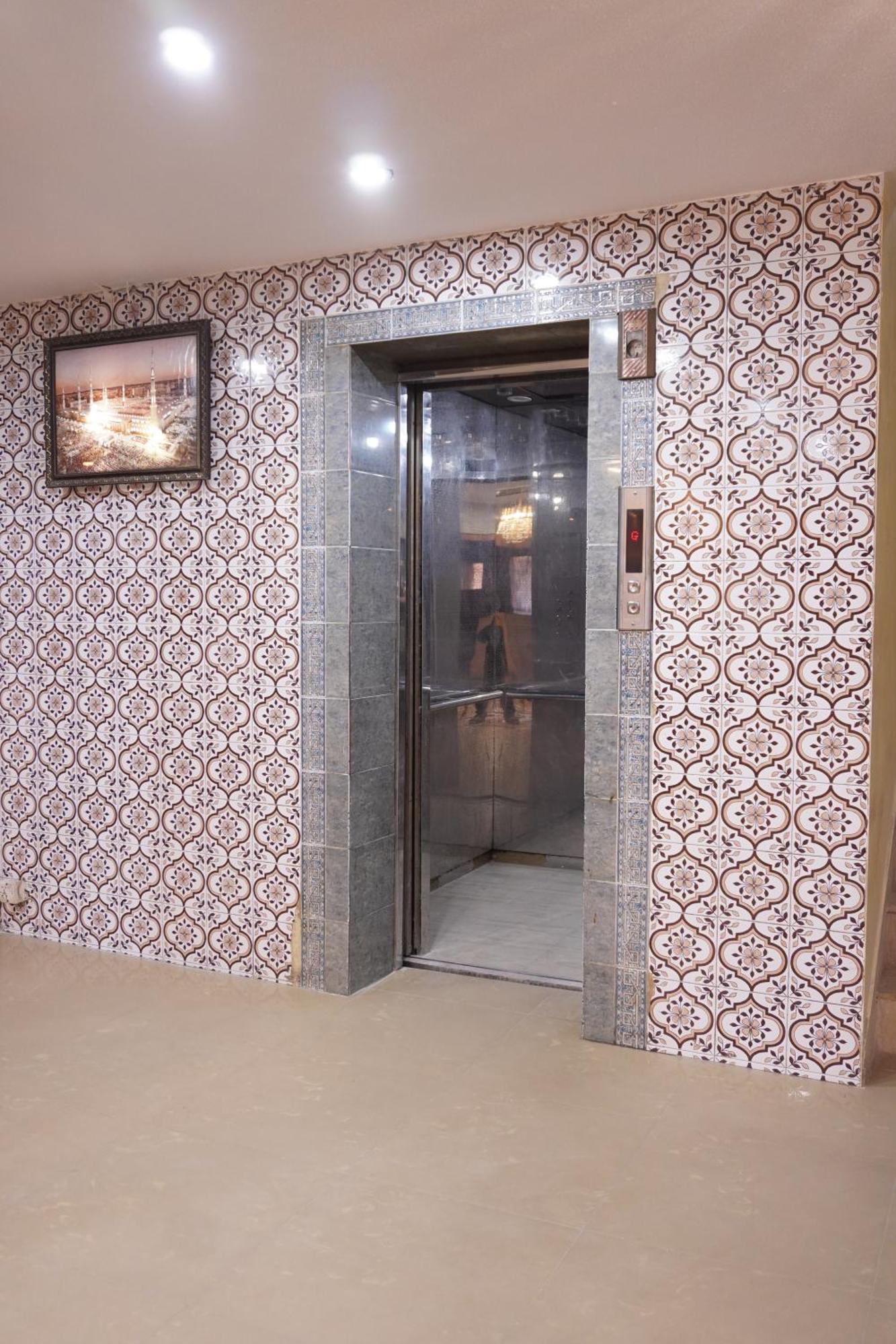 National Hotel Lahore Eksteriør billede