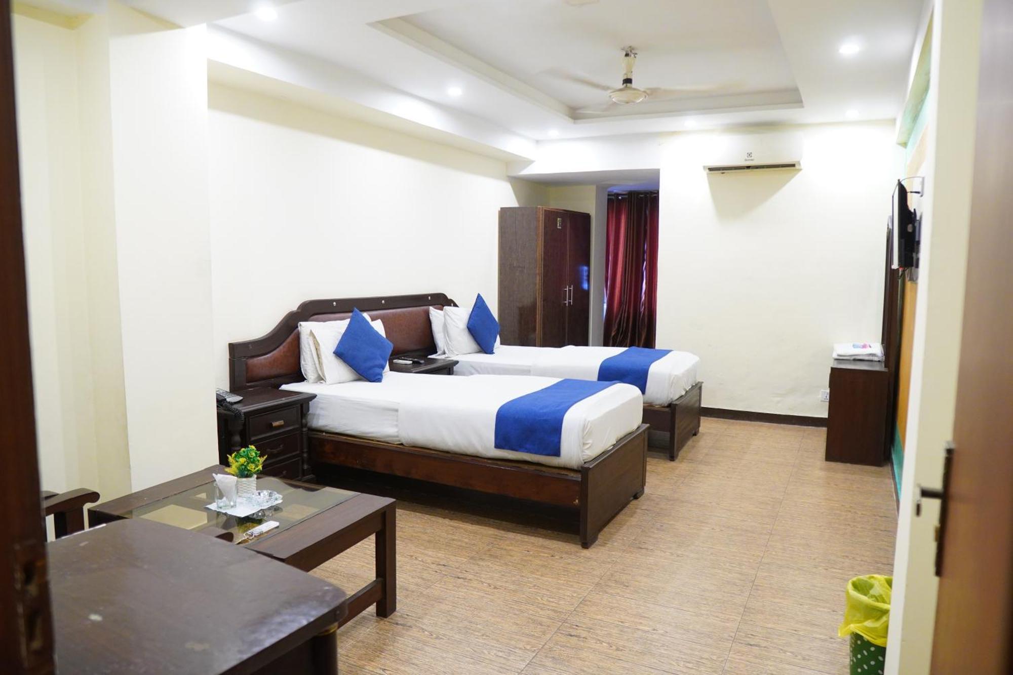 National Hotel Lahore Eksteriør billede
