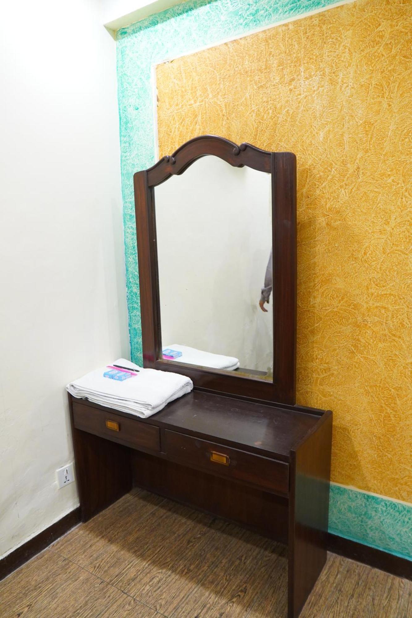 National Hotel Lahore Eksteriør billede