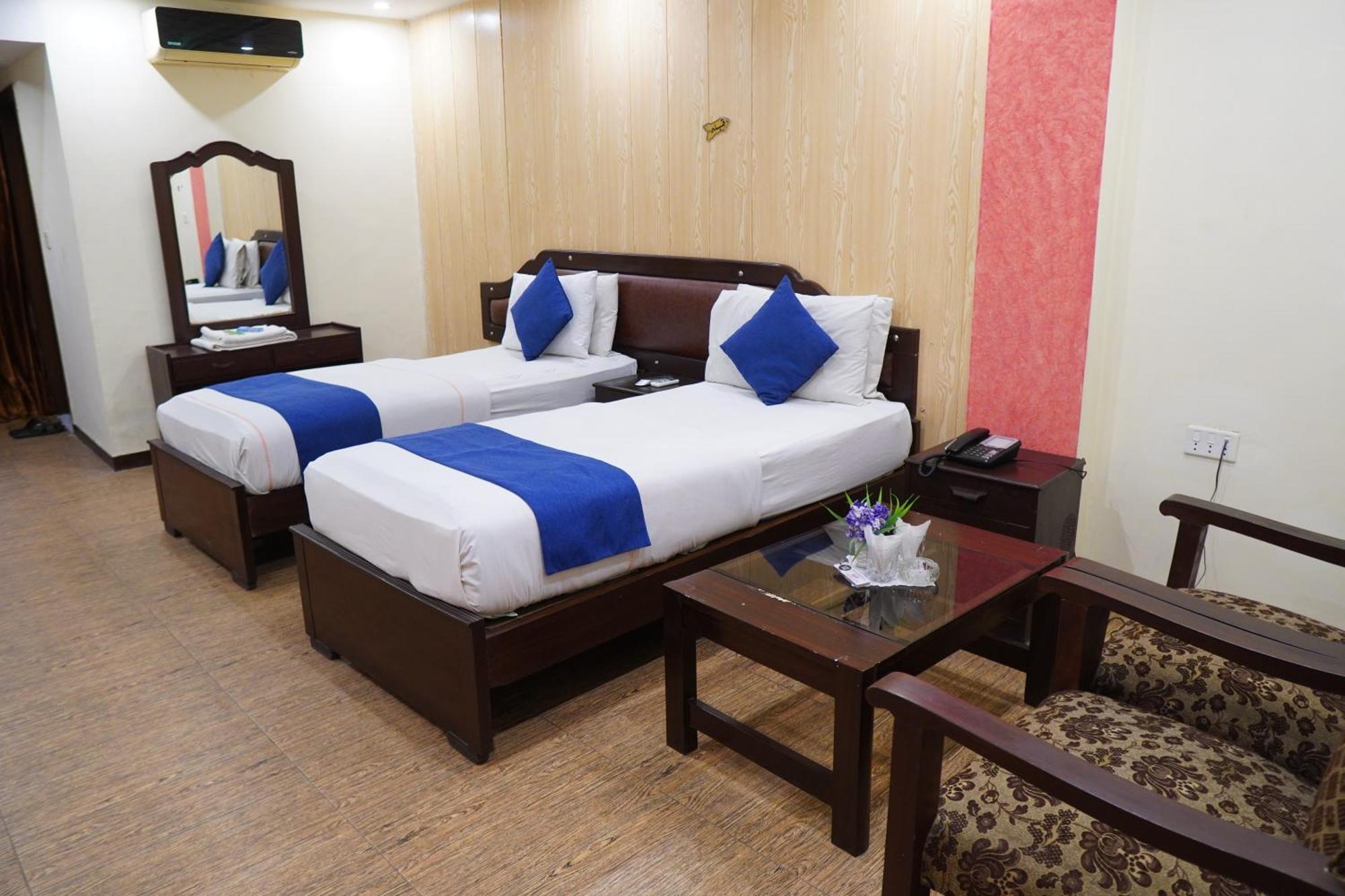 National Hotel Lahore Eksteriør billede